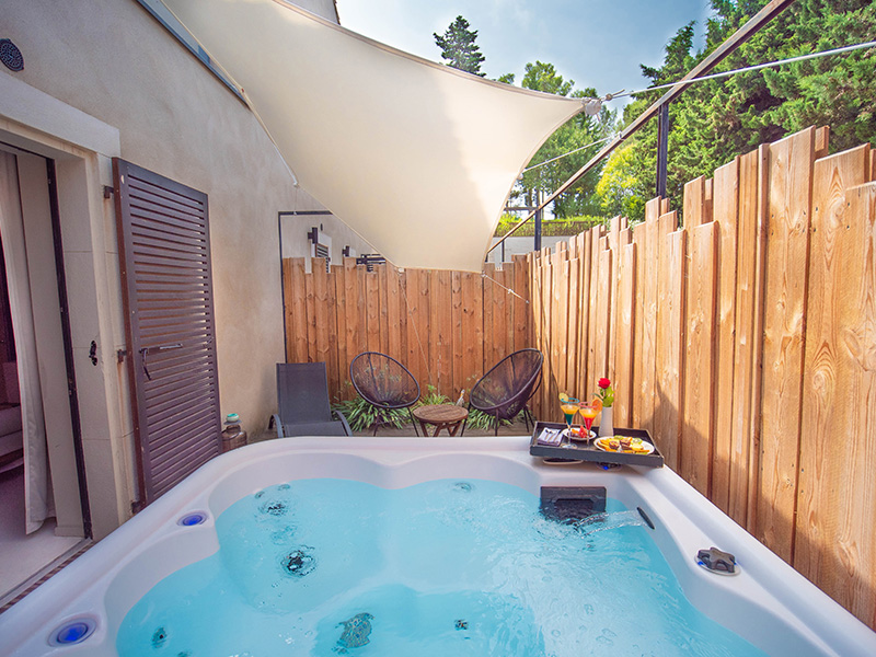 Suite Junior avec jacuzzi privatif Hôtel Pont-Levis Carcassonne