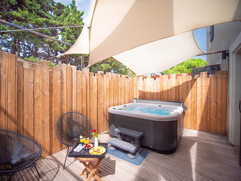 Chambre Supérieure avec jacuzzi privatif Hôtel Pont-Levis Carcassonne